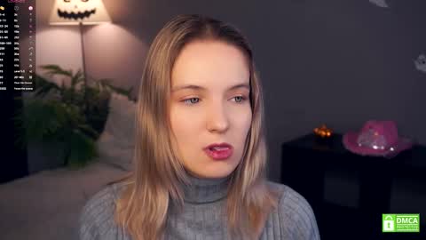 Snapshot of tashinapetitto chatting on 11.06.25 Your Ressie online show from 11.06.25