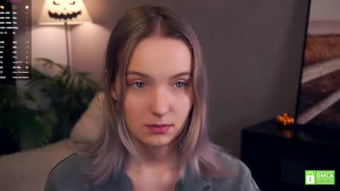 Snapshot of tashinapetitto chatting on 11.17.25 Your Ressie online show from 11.17.25