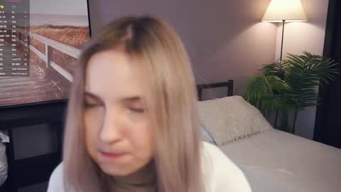 Snapshot of tashinapetitto chatting on 12.16.25 Your Ressie online show from 12.16.25