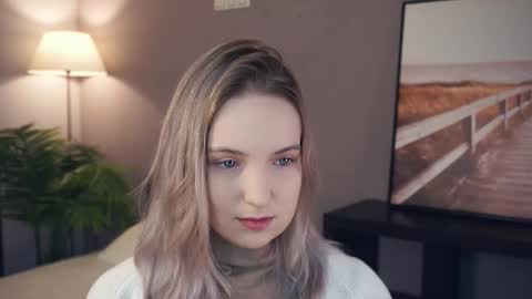 Snapshot of tashinapetitto chatting on 12.18.25 Your Ressie online show from 12.18.25