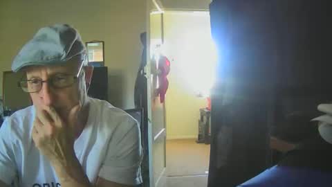 Snapshot of taslicks0739 chatting on 12.20.25 Tas online show from 12.20.25