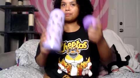 Snapshot of tasteekitty chatting on 10.30.25 Tastee Kitty online show from 10.30.25