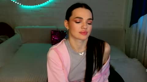 Snapshot of tasty_babyy chatting on 11.19.25 tasty_babyy online show from 11.19.25