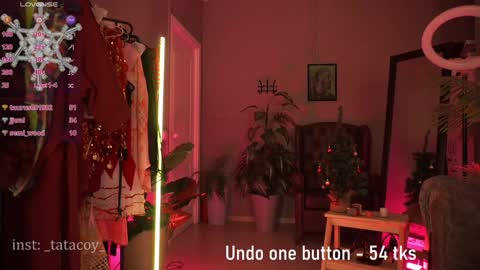 Snapshot of tatacoy chatting on 01.05.25 TataCoy online show from 01.05.25