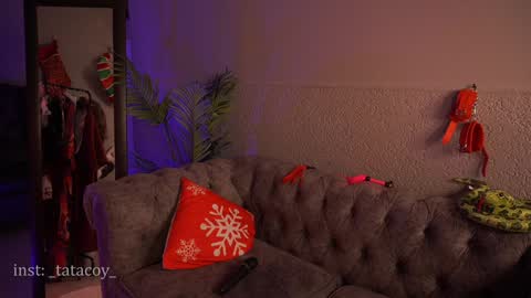 Snapshot of tatacoy chatting on 01.18.25 TataCoy online show from 01.18.25