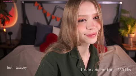 Snapshot of tatacoy chatting on 09.18.25 TataCoy online show from 09.18.25