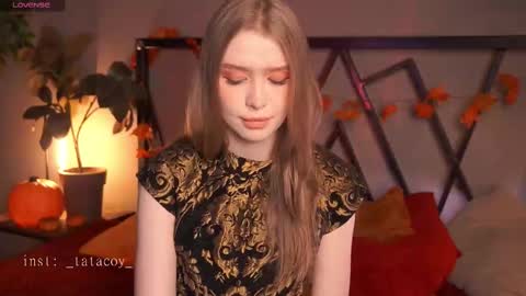 Snapshot of tatacoy chatting on 11.11.25 TataCoy online show from 11.11.25