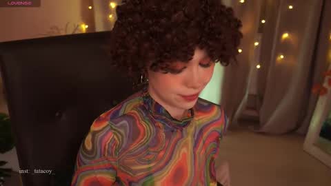 Snapshot of tatacoy chatting on 11.30.25 TataCoy online show from 11.30.25