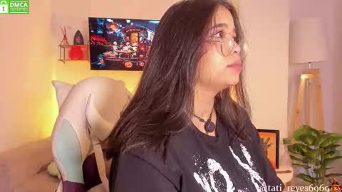 Snapshot of tati_reyes chatting on 10.26.25 Tatiana --- Schedule Monday to Sundays 800 to 200 UTC-5 online show from 10.26.25