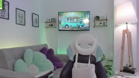 Snapshot of tati_reyes chatting on 03.15.26 Tatiana --- Schedule Monday to Sundays 800 to 200 UTC-5 online show from 03.15.26