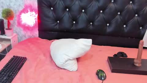 Snapshot of tatiana_lopez19 chatting on 01.21.25 Tatiana online show from 01.21.25