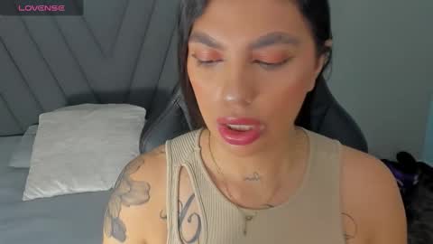 Snapshot of tatilarson chatting on 01.07.26 TATI online show from 01.07.26