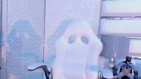 Snapshot of tatilee chatting on 12.22.25 tatilee online show from 12.22.25