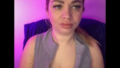 Snapshot of tatka93 chatting on 02.18.26 Tatka93 online show from 02.18.26