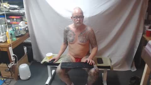 Snapshot of tatsdude chatting on 01.12.26 inkbator online show from 01.12.26