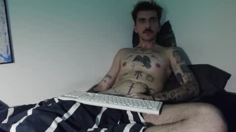 Snapshot of tattedentity chatting on 12.03.25 David online show from 12.03.25