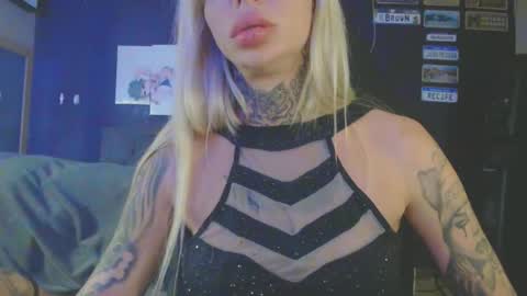 Snapshot of tatuada_safada chatting on 09.23.25 tatuada_safada online show from 09.23.25