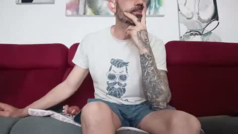 Snapshot of tatuadorhotxxx chatting on 05.05.26 Tatuado20cm online show from 05.05.26