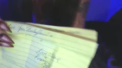 Snapshot of tayamor chatting on 05.28.26 Taya online show from 05.28.26