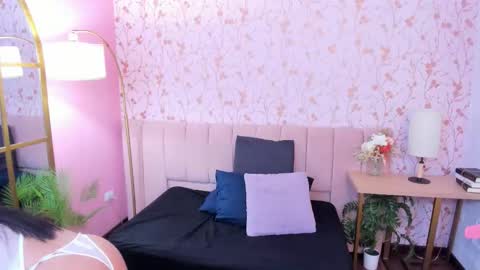 Snapshot of taylor_bennet chatting on 02.05.26 Taylor Bennet online show from 02.05.26