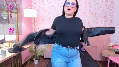 Snapshot of taylor_bennet chatting on 03.18.26 Taylor Bennet online show from 03.18.26