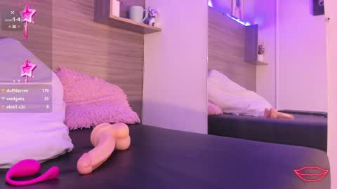 Snapshot of taylor_walton chatting on 01.22.25 Taylor online show from 01.22.25