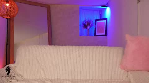 Snapshot of taylormich1 chatting on 10.01.25 taylormichell online show from 10.01.25