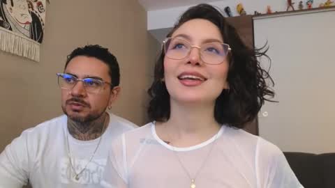 Snapshot of te_para_dos chatting on 10.07.25 Leo and Luna online show from 10.07.25