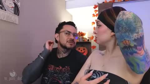 Snapshot of te_para_dos chatting on 10.25.25 Leo and Luna online show from 10.25.25