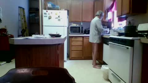 Snapshot of teak4u chatting on 12.22.24 Teak online show from 12.22.24