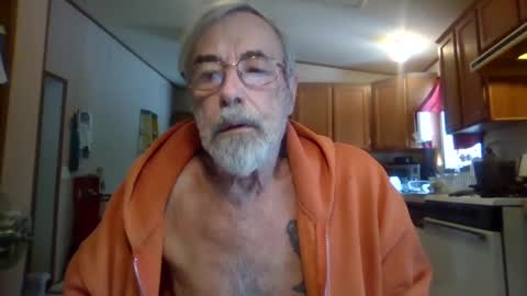 Snapshot of teak4u chatting on 01.22.25 Teak online show from 01.22.25