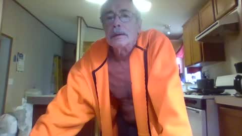 Snapshot of teak4u chatting on 11.19.25 Teak online show from 11.19.25