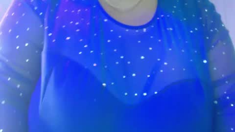 Snapshot of tease_artist chatting on 11.01.25 Reina online show from 11.01.25