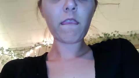 Snapshot of teasemecyn chatting on 10.19.25 teasemecyn online show from 10.19.25