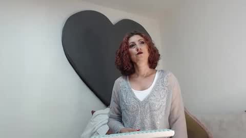 Snapshot of teasexpert4444 chatting on 06.09.26 ALICIA--- online show from 06.09.26