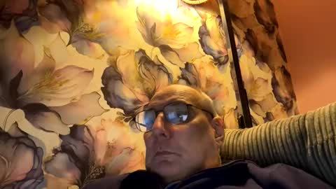 Snapshot of tebb61 chatting on 09.16.25 Mark online show from 09.16.25