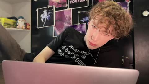 Snapshot of technoracer chatting on 04.01.26 Alice online show from 04.01.26