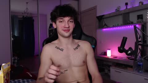 Snapshot of teddy_mode chatting on 12.08.24 Teddy online show from 12.08.24