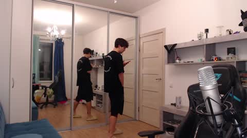 Snapshot of teddy_mode chatting on 12.13.24 Teddy online show from 12.13.24