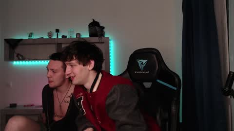 Snapshot of teddy_mode chatting on 12.16.24 Teddy online show from 12.16.24