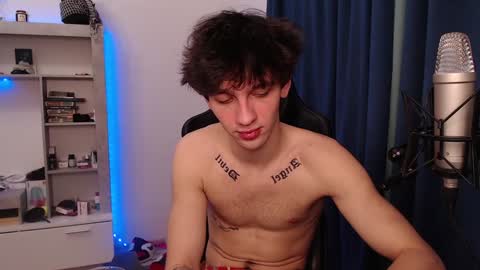 Snapshot of teddy_mode chatting on 12.18.24 Teddy online show from 12.18.24