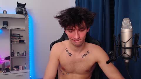 Snapshot of teddy_mode chatting on 12.19.24 Teddy online show from 12.19.24