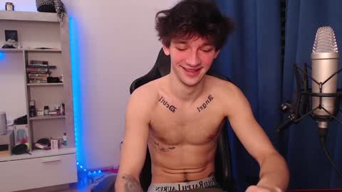 Snapshot of teddy_mode chatting on 12.19.24 Teddy online show from 12.19.24