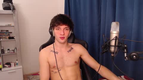 Snapshot of teddy_mode chatting on 12.28.24 Teddy online show from 12.28.24