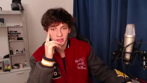 Snapshot of teddy_mode chatting on 12.29.24 Teddy online show from 12.29.24