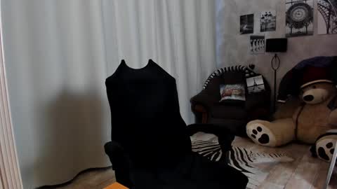 Snapshot of teddy_mode chatting on 01.15.25 Teddy online show from 01.15.25