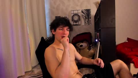 Snapshot of teddy_mode chatting on 01.16.25 Teddy online show from 01.16.25