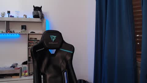 Snapshot of teddy_mode chatting on 02.06.25 Teddy online show from 02.06.25