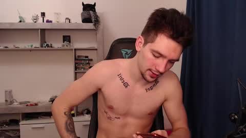 Snapshot of teddy_mode chatting on 02.12.25 Teddy online show from 02.12.25