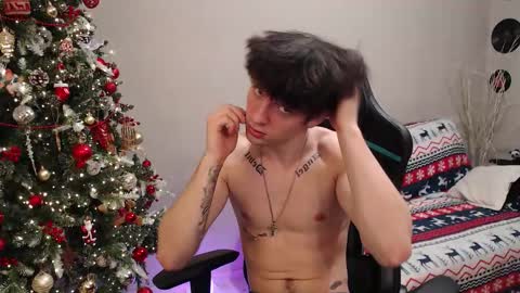 Snapshot of teddy_mode chatting on 12.21.25 Teddy online show from 12.21.25